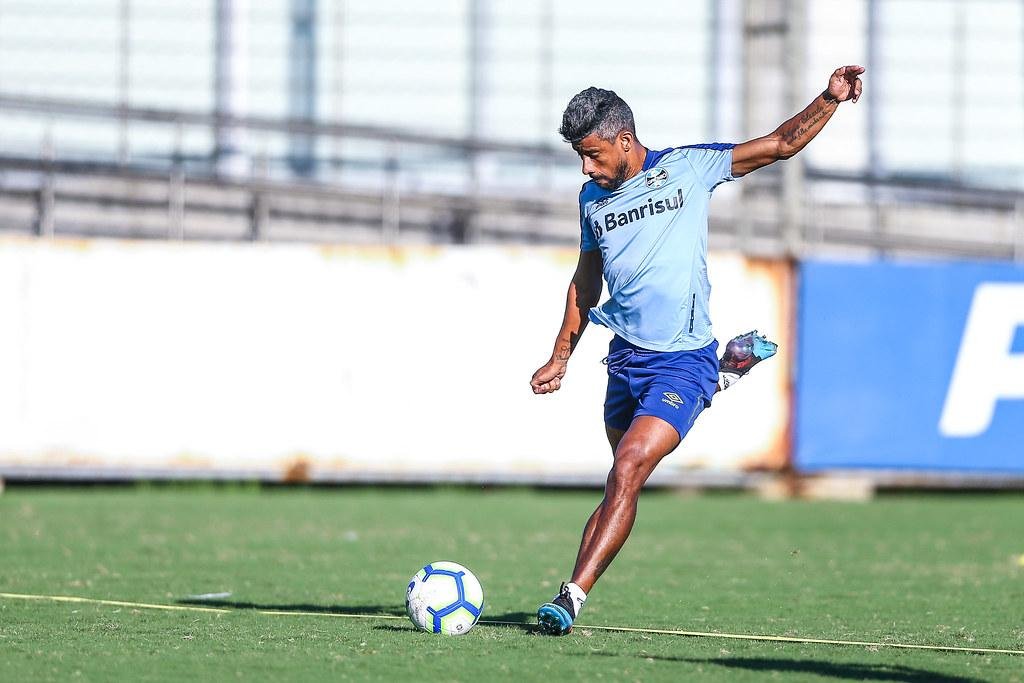 Para Leo Moura, se todos estiverem &agrave; disposi&ccedil;&atilde;o, Renato Portaluppi deve usar a for&ccedil;a m&aacute;xima no jogo de domingo