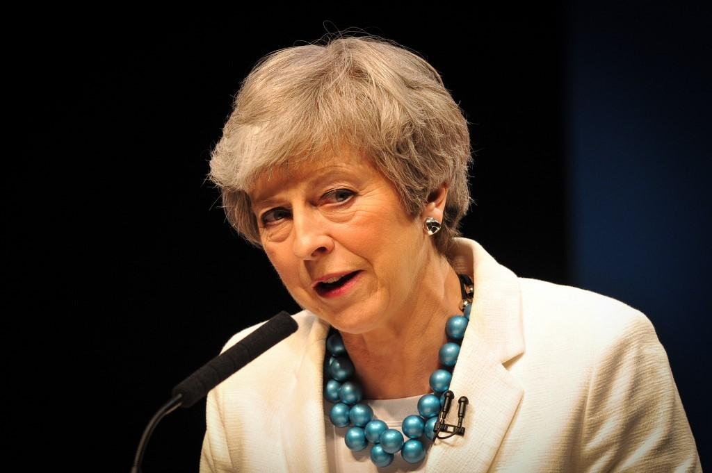 Theresa May pediu ao l&iacute;der trabalhista Jeremy Corbyn para que se chegue a um acordo para finalizar o Brexit