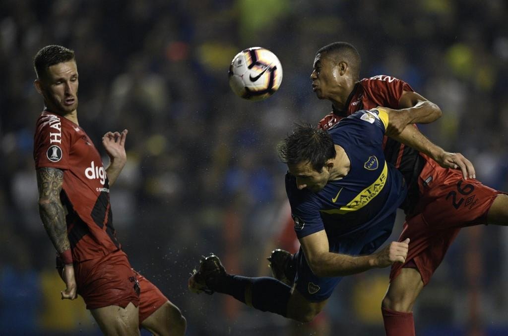 Boca Juniors bateu o Athletico Paranaense aos 49 minutos do segundo tempo