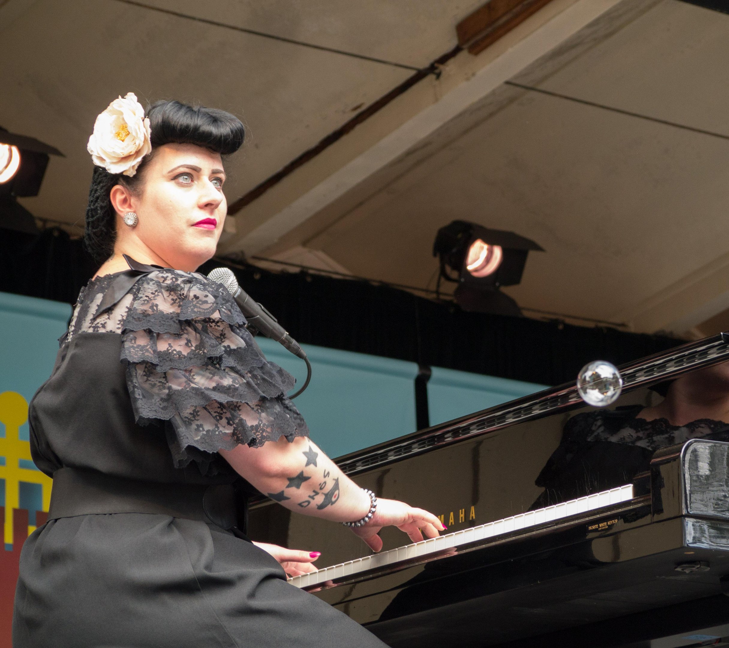 Davina Sowers, pianista l&iacute;der do Davina & the Vagabonds, atra&ccedil;&atilde;o do 5&ordm; Poa Jazz Festival, em novembro