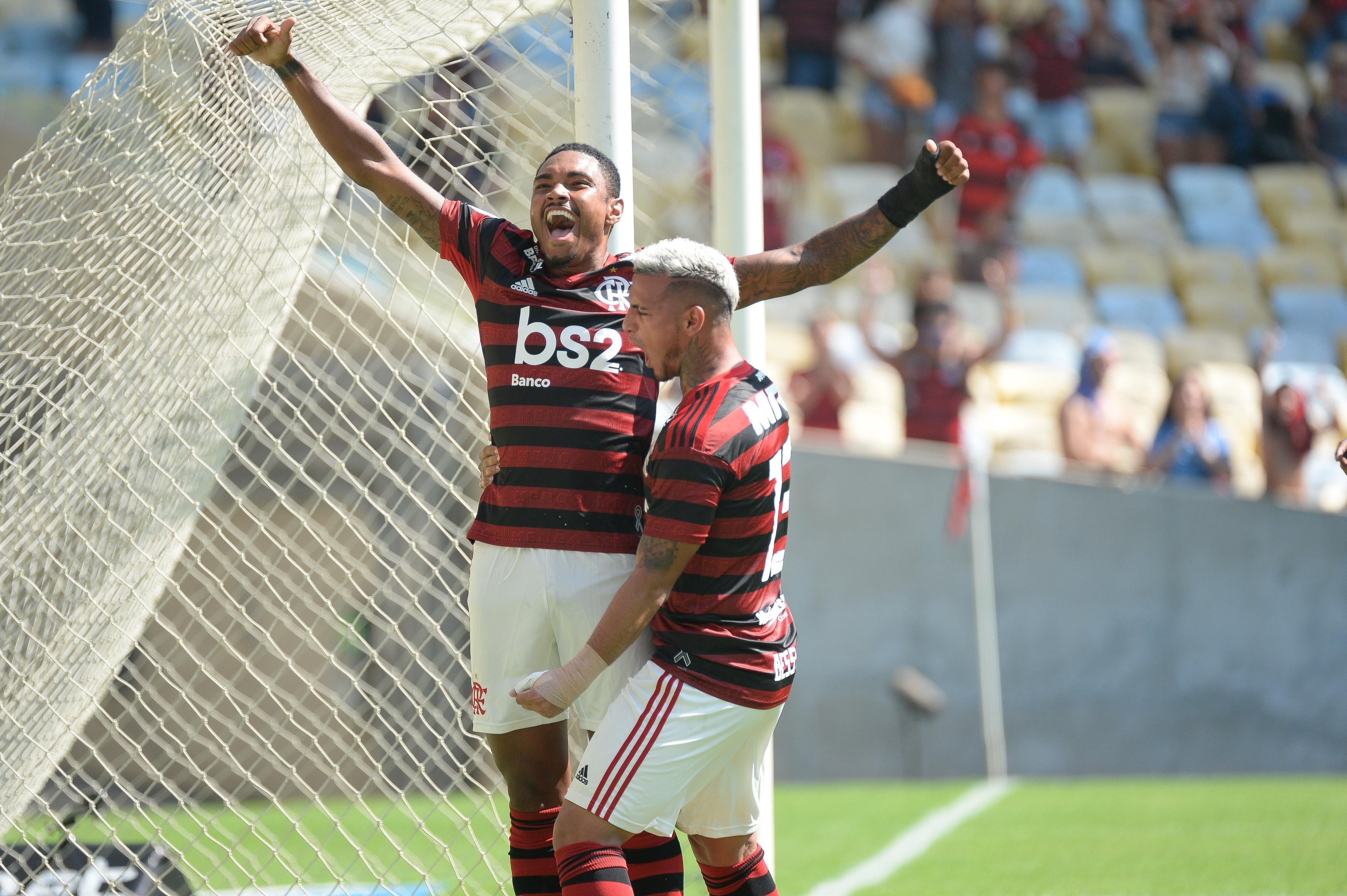 Vitinho marcou um dos gols da vit&oacute;ria do rubro-negro sobre a Chapecoense