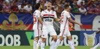Hernanes fez o gol da vitória do São Paulo sobre o Fortaleza