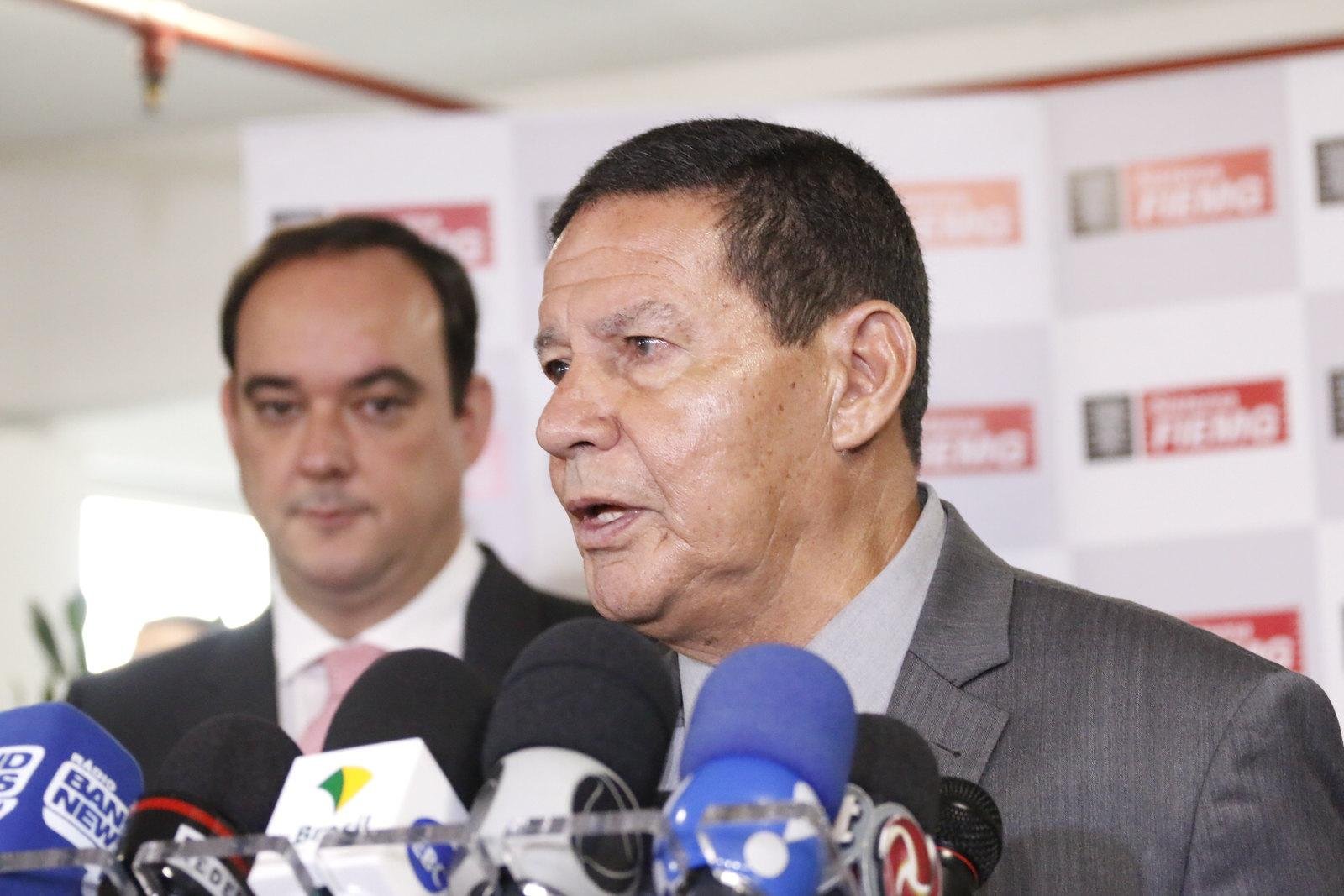 General Mour&atilde;o afirmou que governo est&aacute; em clima de expectativa sobre proposta que os chineses ir&atilde;o apresentar sobre a chamada Nova Rota da Seda