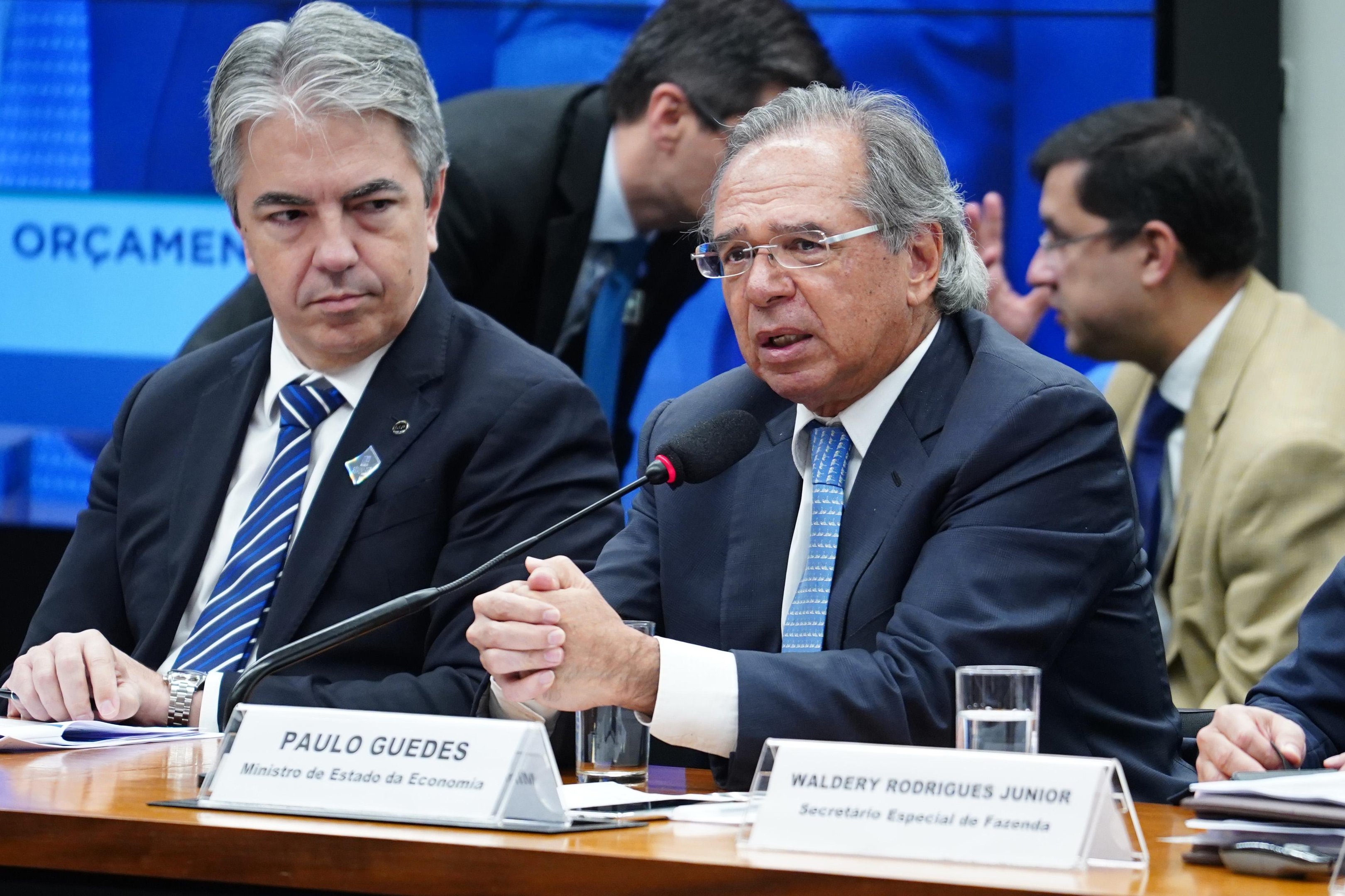 Segundo Guedes, a desacelera&ccedil;&atilde;o do crescimento econ&ocirc;mico reduz as receitas do governo e torna necess&aacute;rio o contingenciamento