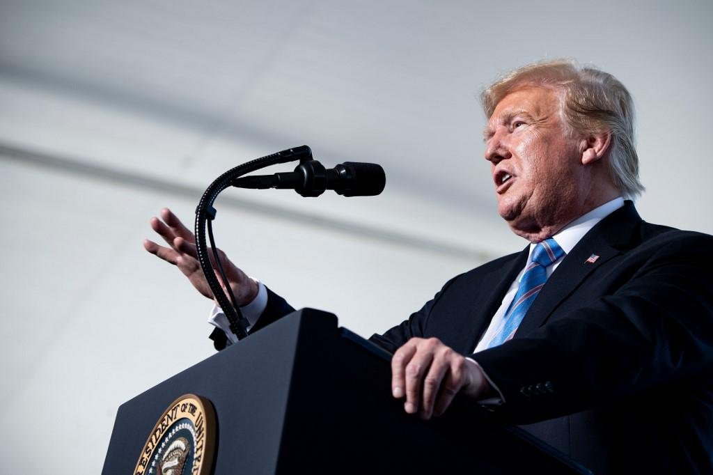 Trump pede que banco central americano reduza taxa de juros e acredita que medida ir&aacute; ajudar Estados Unidos em guerra comercial