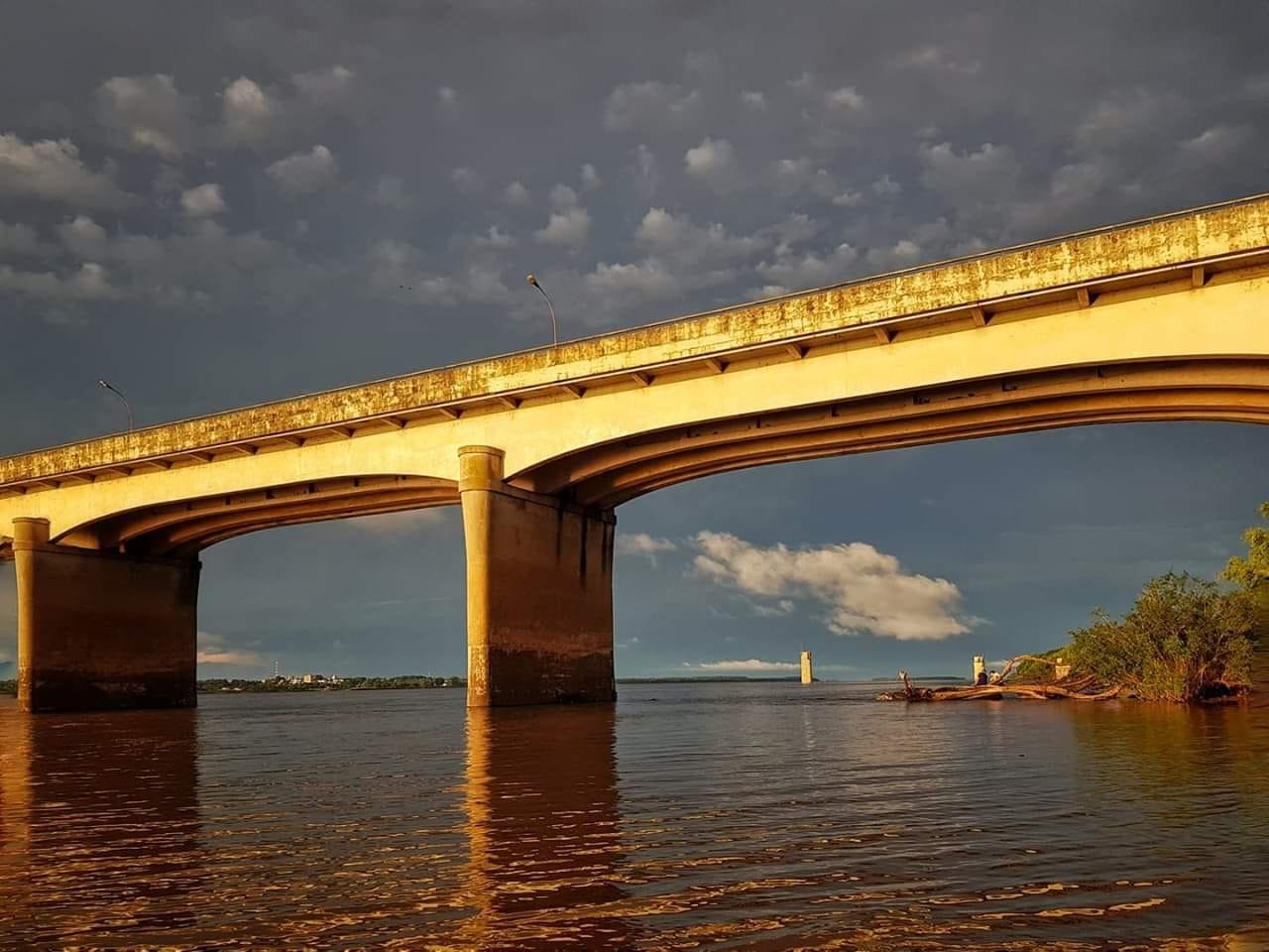 Rio Uruguai continua subindo em Uruguaiana