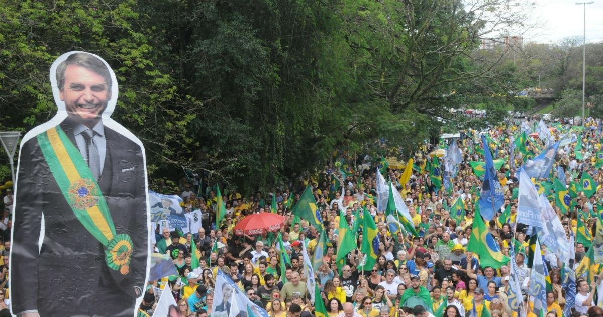 Perfis de apoiadores do presidente iniciaram um movimento nas redes sociais para promover atos a favor do governo no dia 26