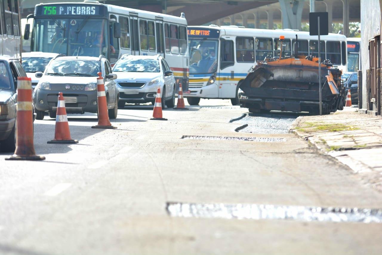 Tr&acirc;nsito est&aacute; complicado na Avenida Mau&aacute;