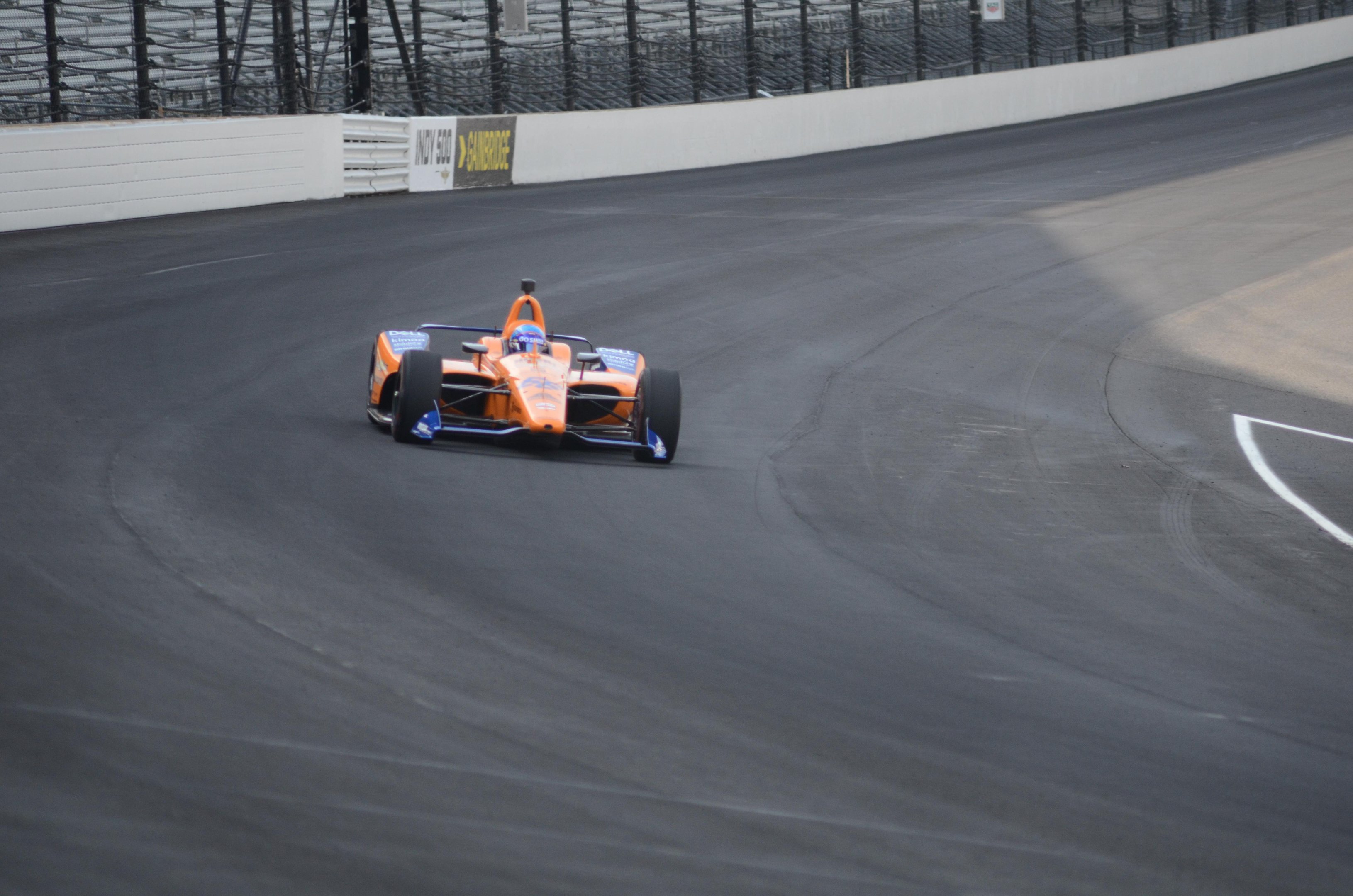 Bicampe&atilde;o da F1 tenta se recuperar de s&aacute;bado ruim na Brickyard