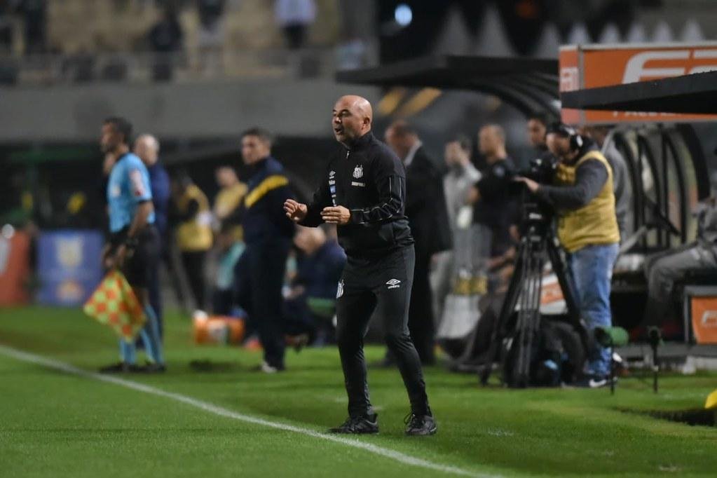 Sampaoli ter&aacute; desfalques para enfrentar o Inter