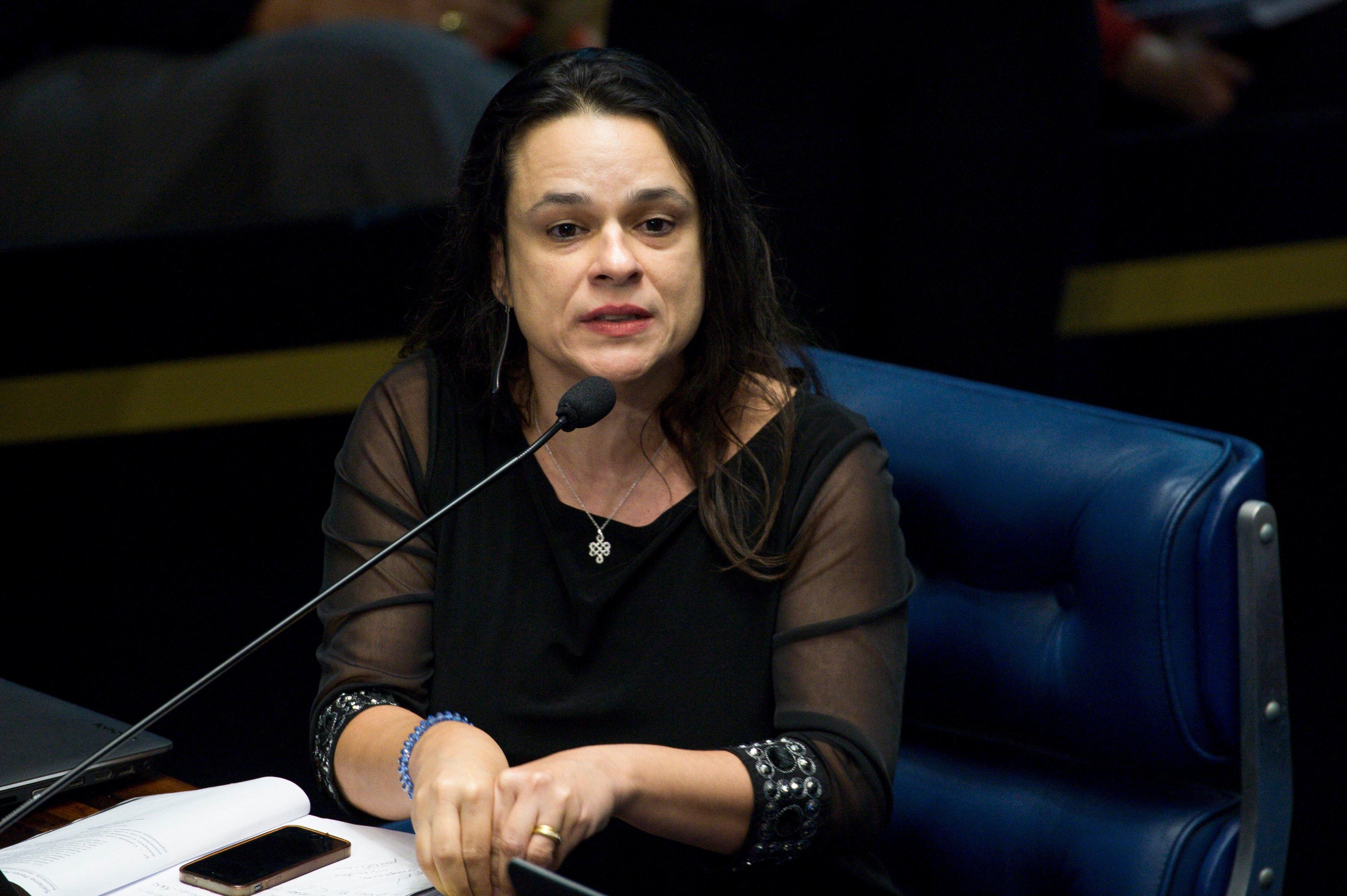 Janaina Paschoal havia sinalizado sa&iacute;da do partido atrav&eacute;s de mensagem em grupo de Whatsapp