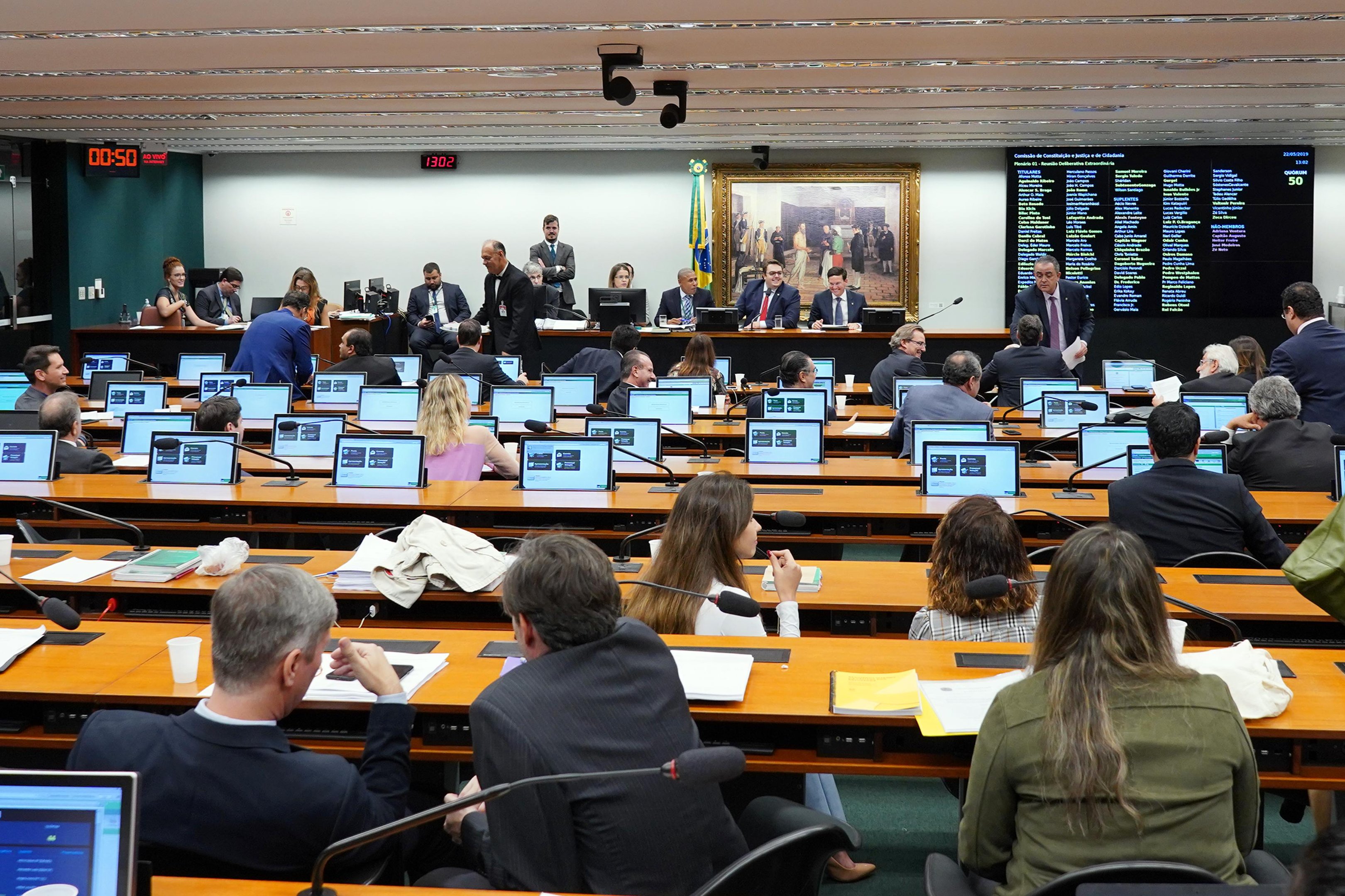 PEC segue agora para an&aacute;lise do seu m&eacute;rito em uma comiss&atilde;o especial que ainda ser&aacute; instalada
