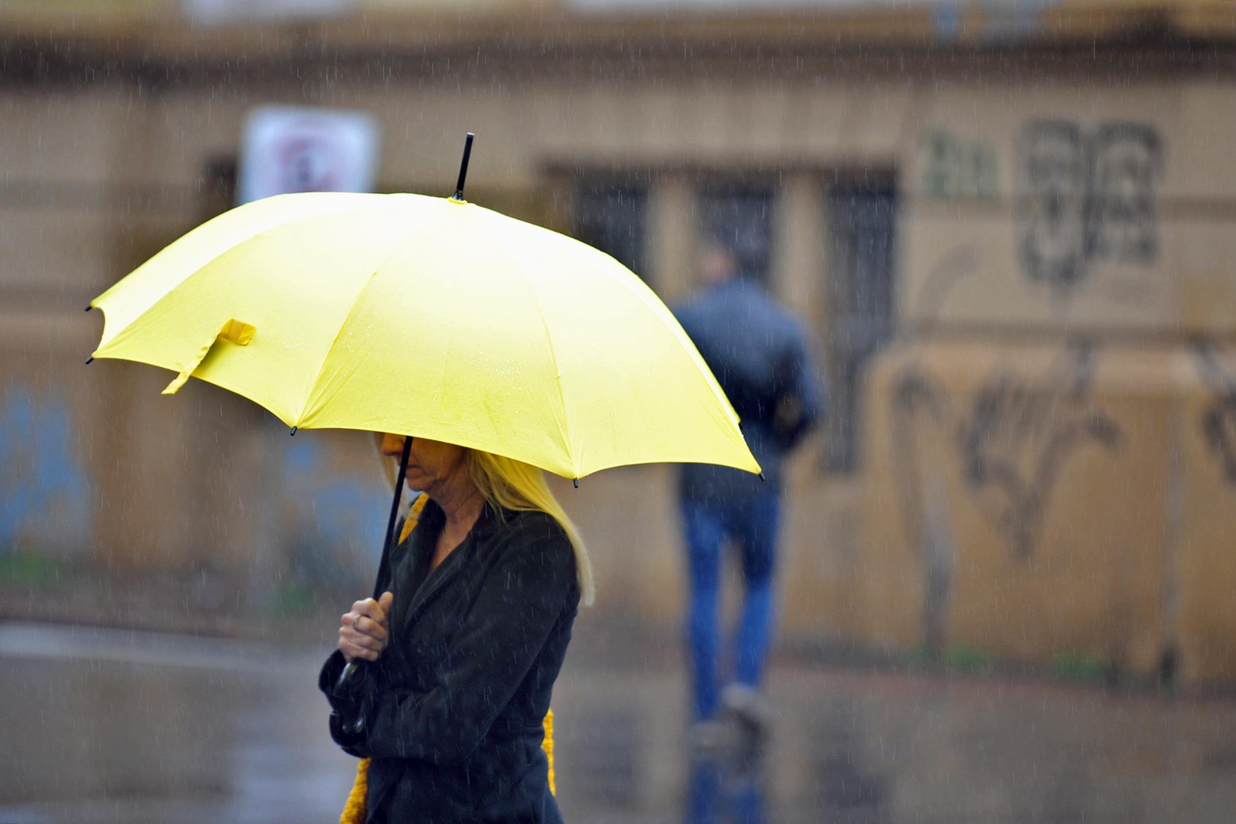Sexta-feira ser&aacute; mais um dia de chuva em Porto Alegre
