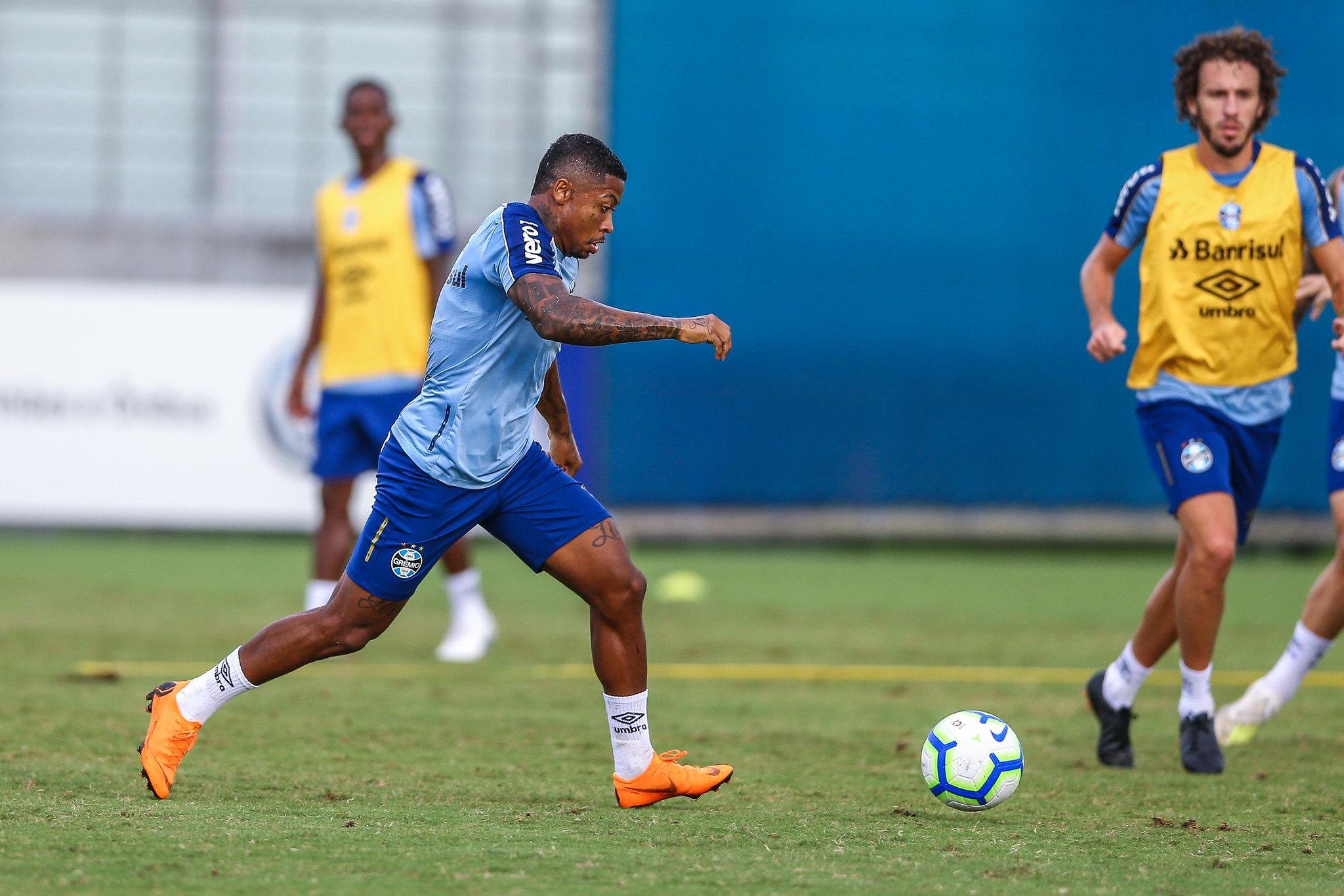 Marinho deixou o Gr&ecirc;mio para acertar com o Santos
