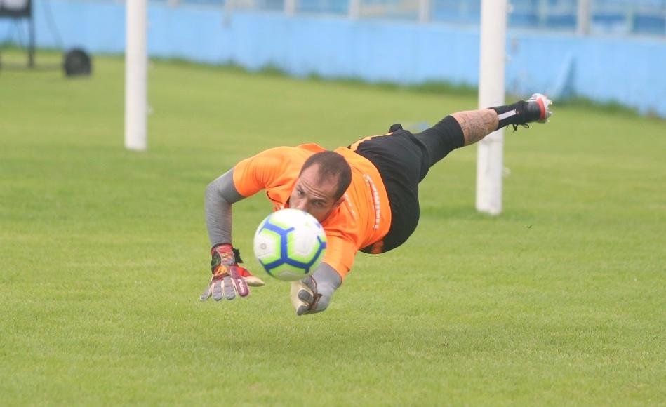 Se Marcelo n&atilde;o tomar tr&ecirc;s gols (ou dois, com decis&atilde;o nos p&ecirc;naltis), Inter garantir&aacute; cota de R$ 3,1 milh&otilde;es