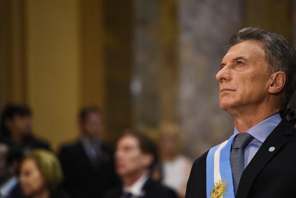 Governo teria "la&ccedil;os cortados" com os sindicatos