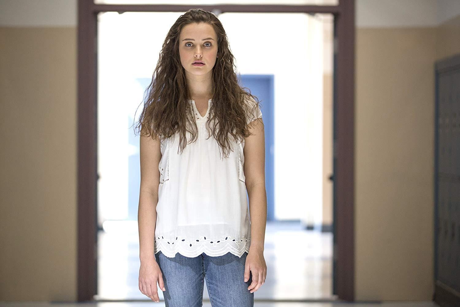 Katherine Langford &eacute; Hannah Baker, protagonista da s&eacute;rie