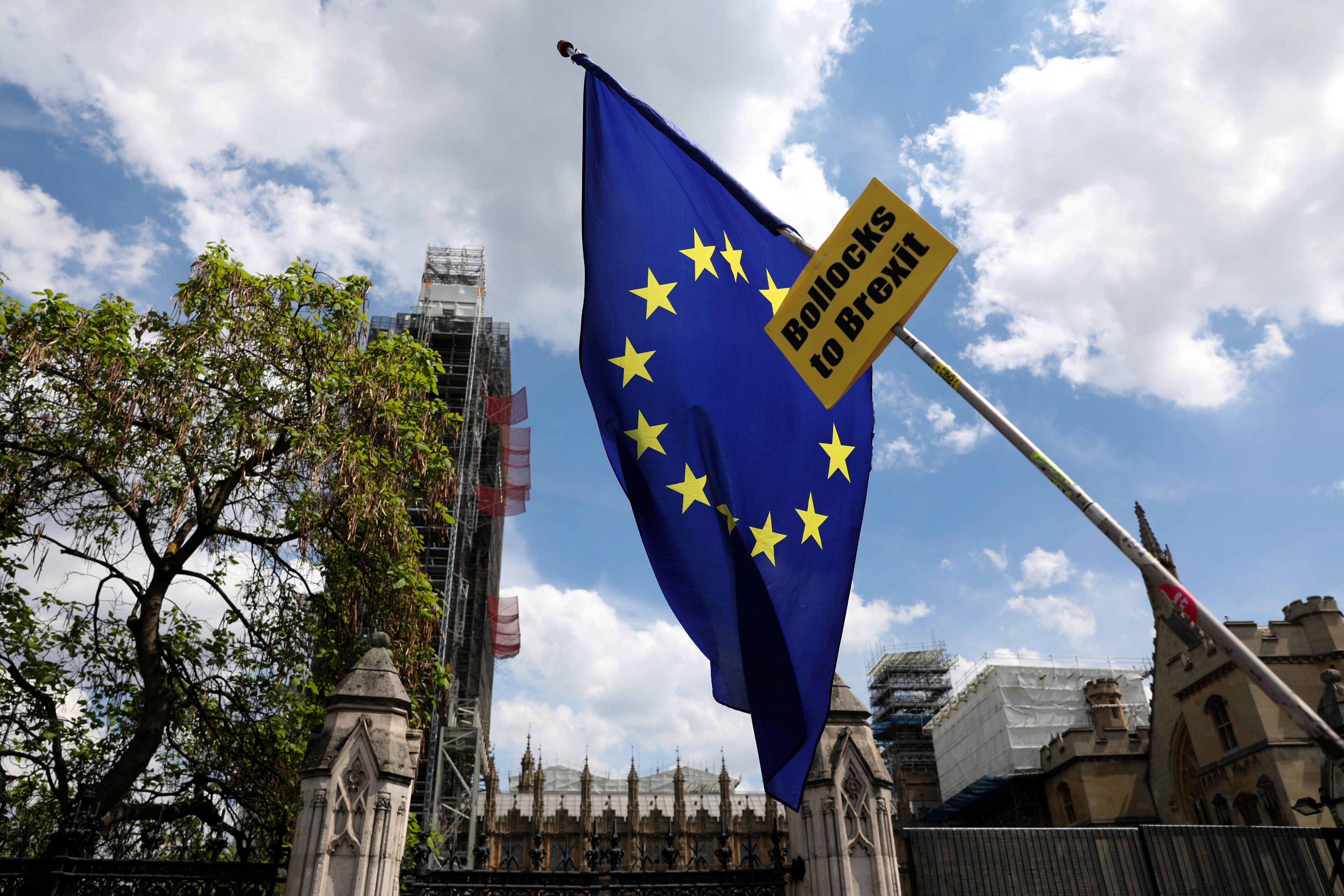 Data para sa&iacute;da do Reino Unido da Uni&atilde;o Europeia est&aacute; marcado para 31 de outubro