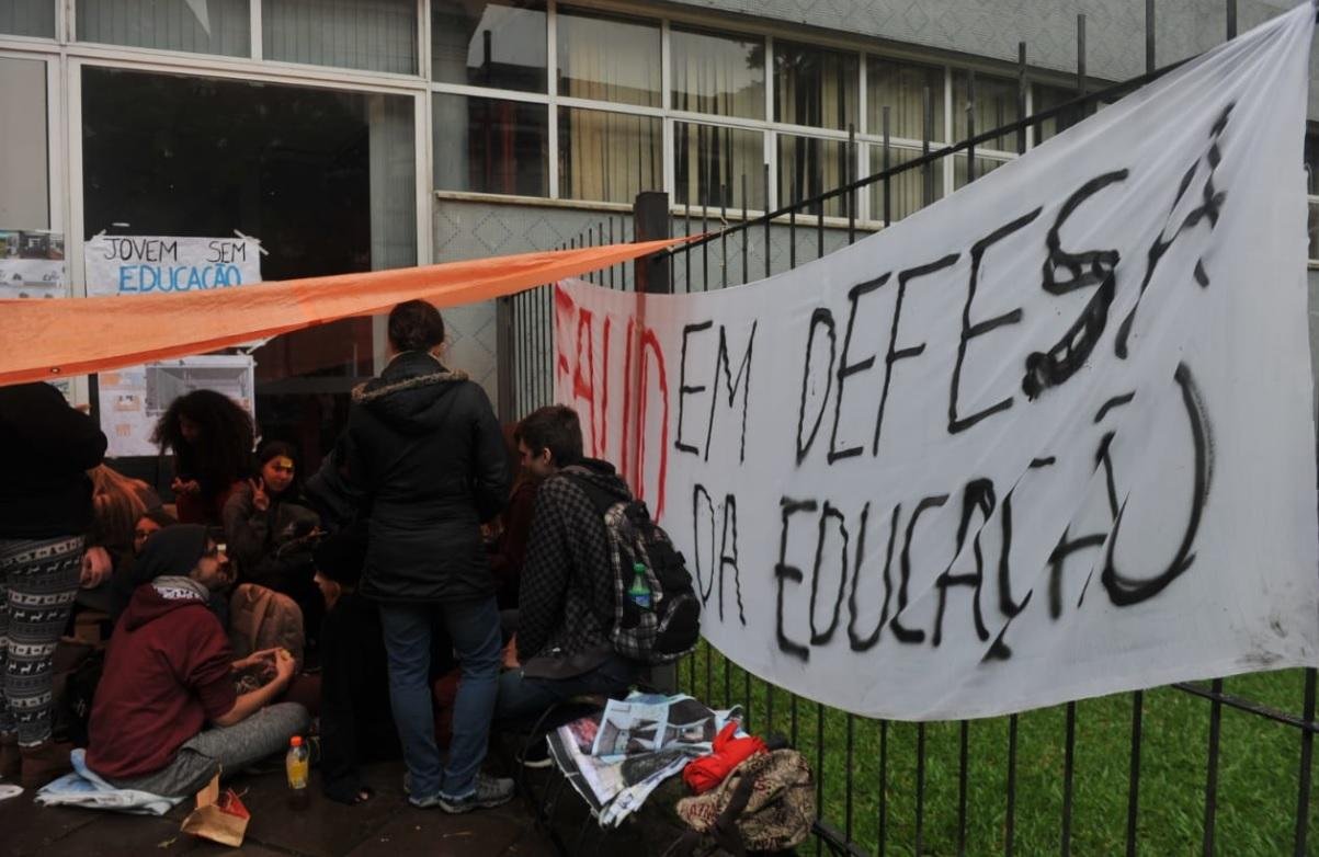 Estudantes iniciaram mobiliza&ccedil;&atilde;o na Ufrgs e alguns cursos sequer tiveram aulas nesta quinta