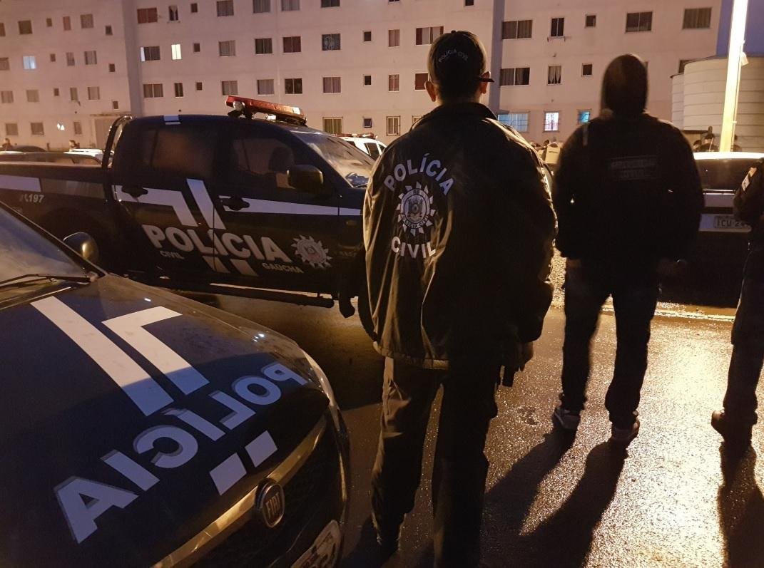 Opera&ccedil;&atilde;o investiga fac&ccedil;&atilde;o respons&aacute;vel por assassinatos e por expulsar moradores de condom&iacute;nio em Canoas