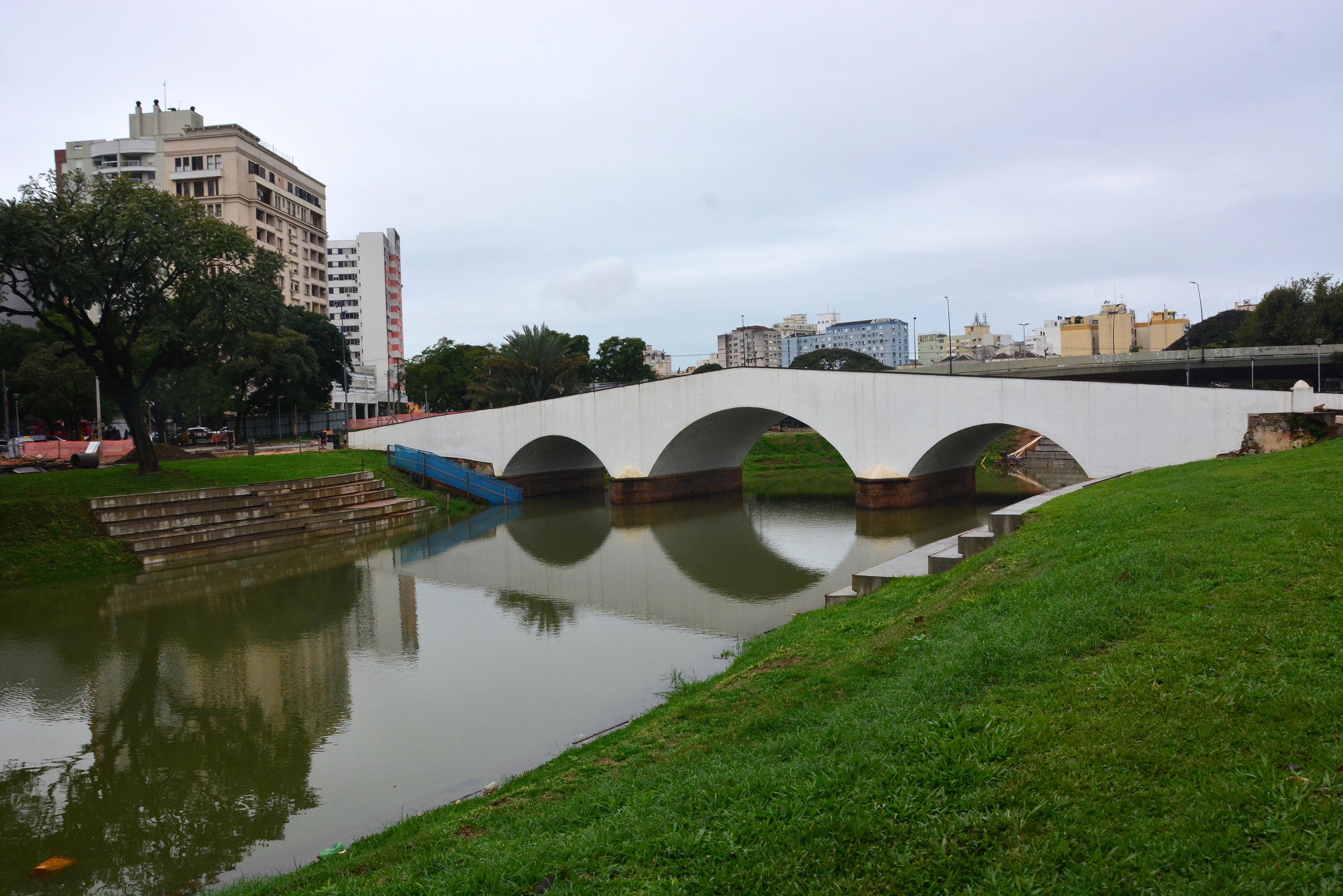 Com novo prazo, obras de revitaliza&ccedil;&atilde;o do Largo dos A&ccedil;orianos dever&atilde;o terminar em junho