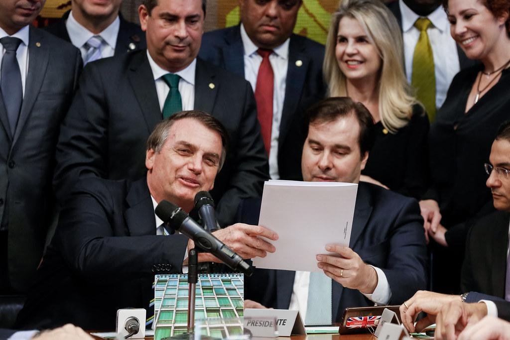 Alguns decretos t&ecirc;m sofrido contesta&ccedil;&otilde;es, somente na C&acirc;mara, h&aacute; 117 pedidos para sustar 20 dos decretos