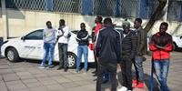 Senegaleses aguardam corpo de imigrante morto em assalto