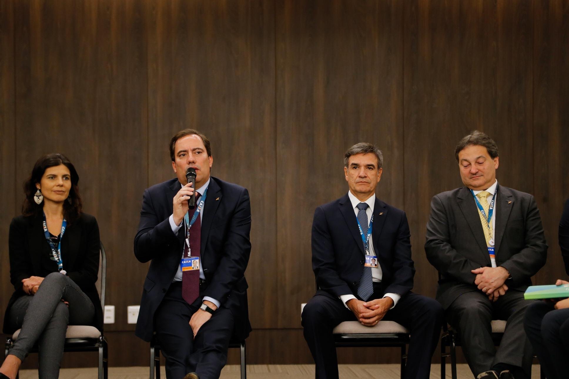 Pedro Guimalh&atilde;es afirma que prefere que clientes paguem "uma presta&ccedil;&atilde;o e diluam o resto da d&iacute;vida no prazo dos contratos"