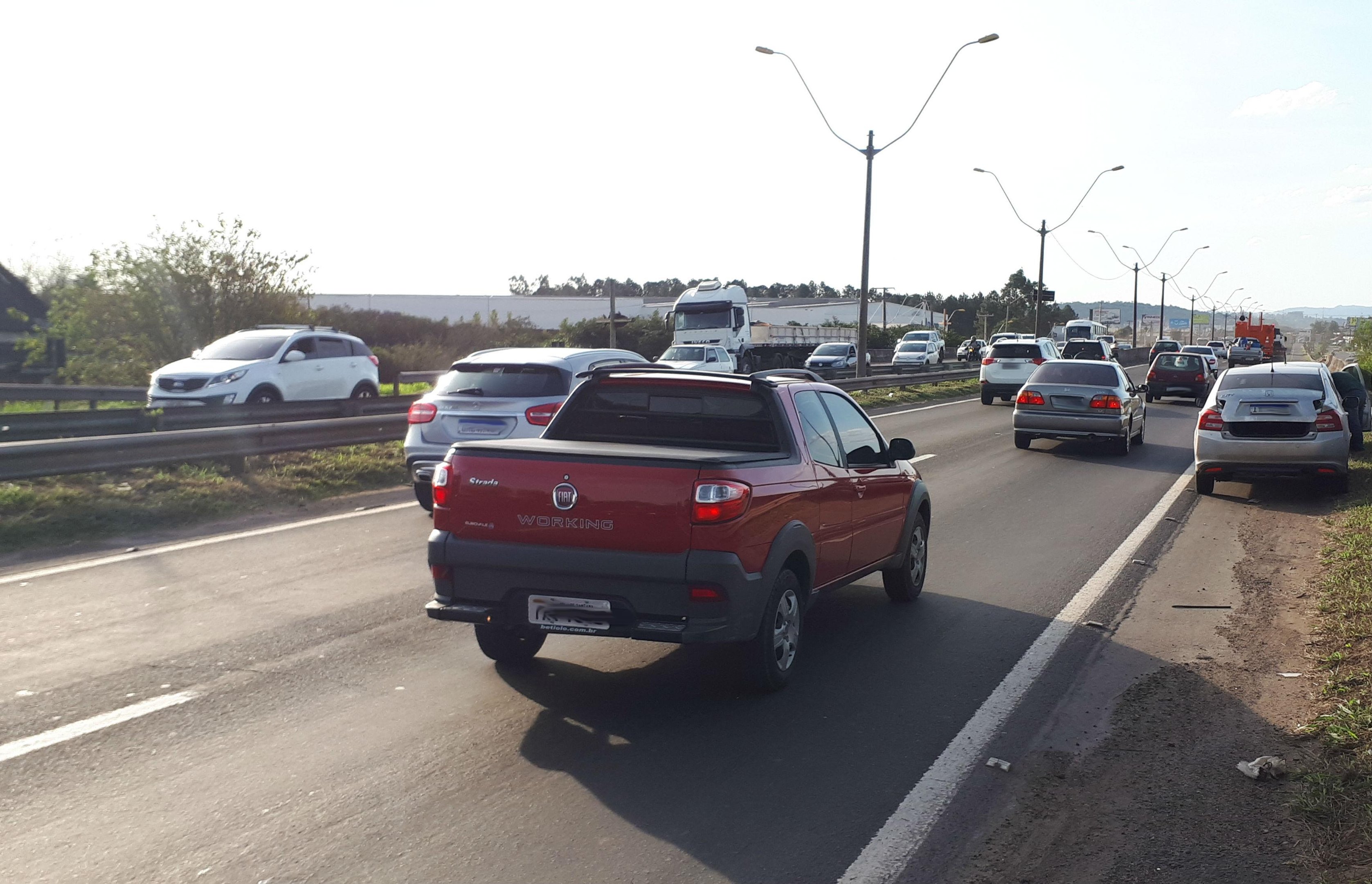 Acidente deixou o tr&acirc;nsito lento na BR 116, em S&atilde;o Leopoldo