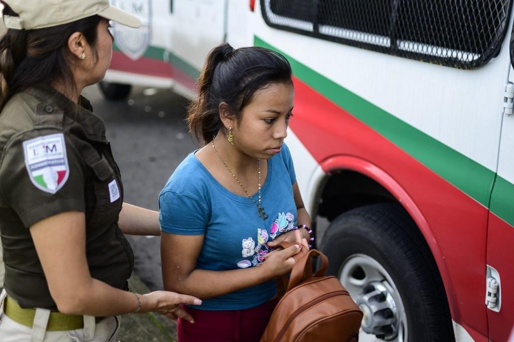 Migrante da Am&eacute;rica Central &eacute; detida ao viajar pelo sistema p&uacute;blico de transporte sem pap&eacute;is