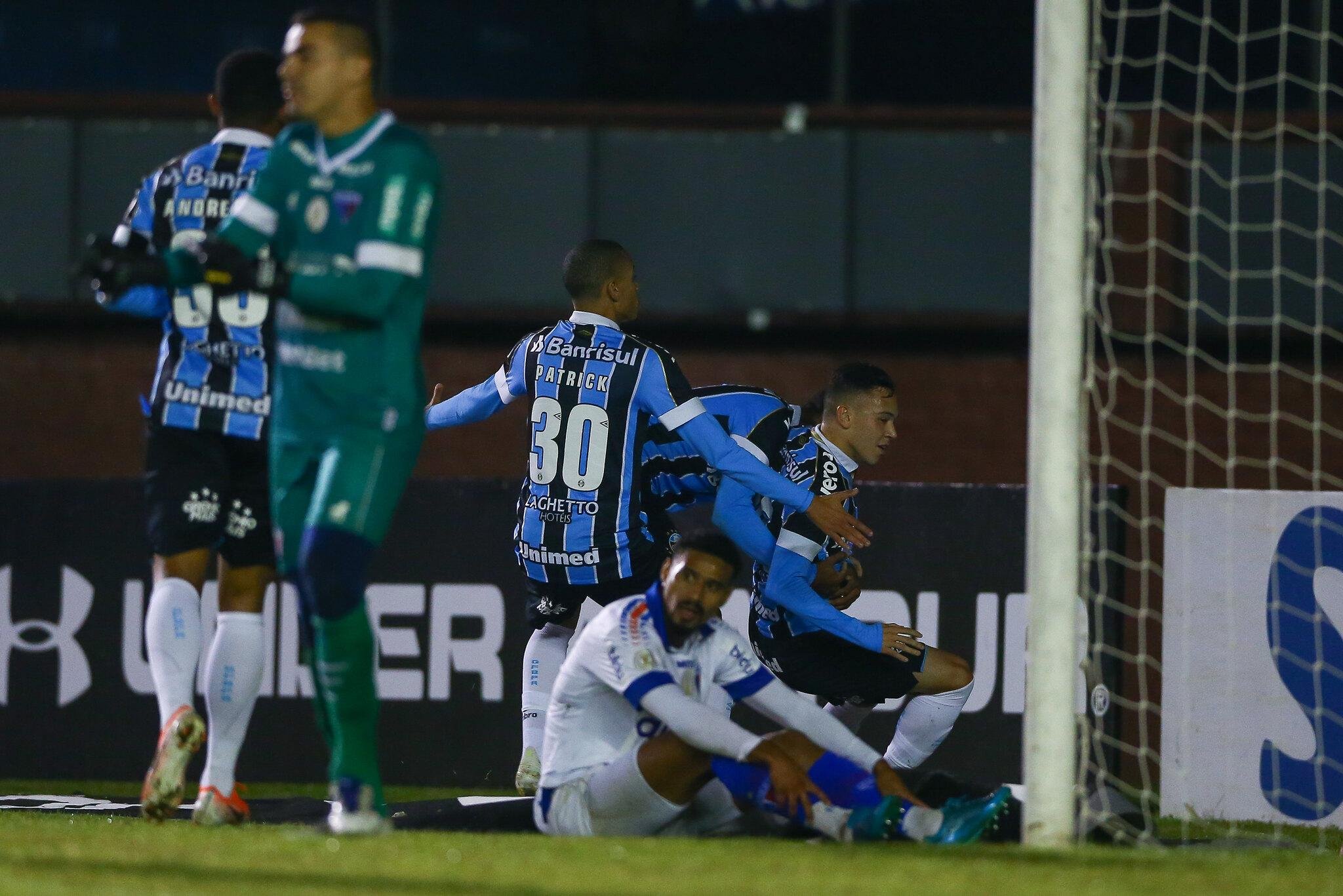 Pep&ecirc; marcou o gol da vit&oacute;ria do Gr&ecirc;mio