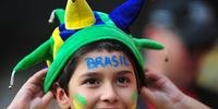 Torcida no Estádio Beira-Rio animada com o amistoso Brasil x Honduras.