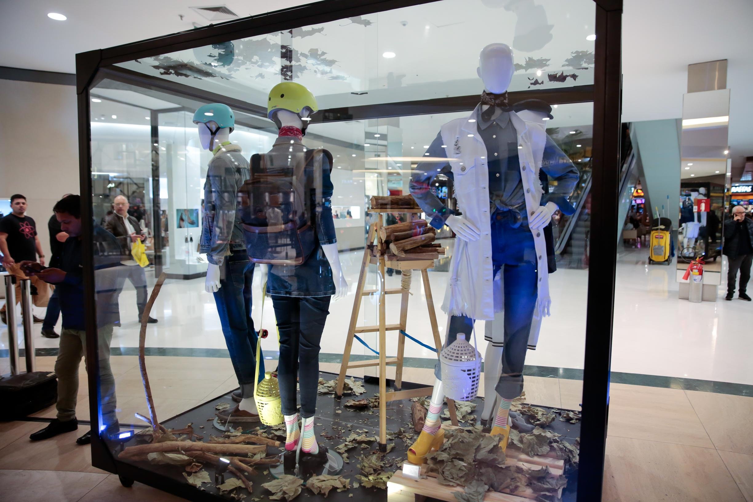 instala&ccedil;&otilde;es itinerantes retratam moda, cultura e lifestyle para celebrar as esta&ccedil;&otilde;es Outono-Inverno