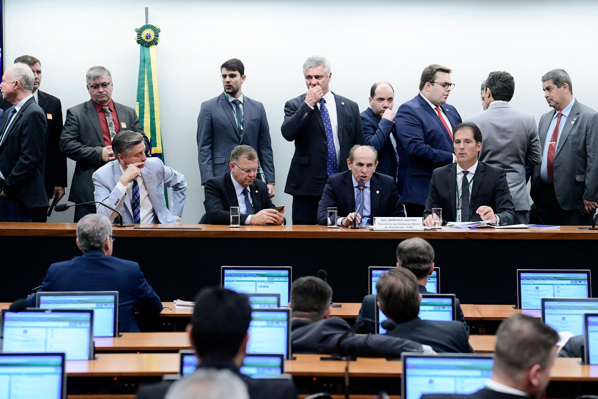 Segundo governo, sem aprova&ccedil;&atilde;o do projeto seriam interrompidos pagamentos do BPC neste m&ecirc;s e os do Bolsa Fam&iacute;lia, em setembro