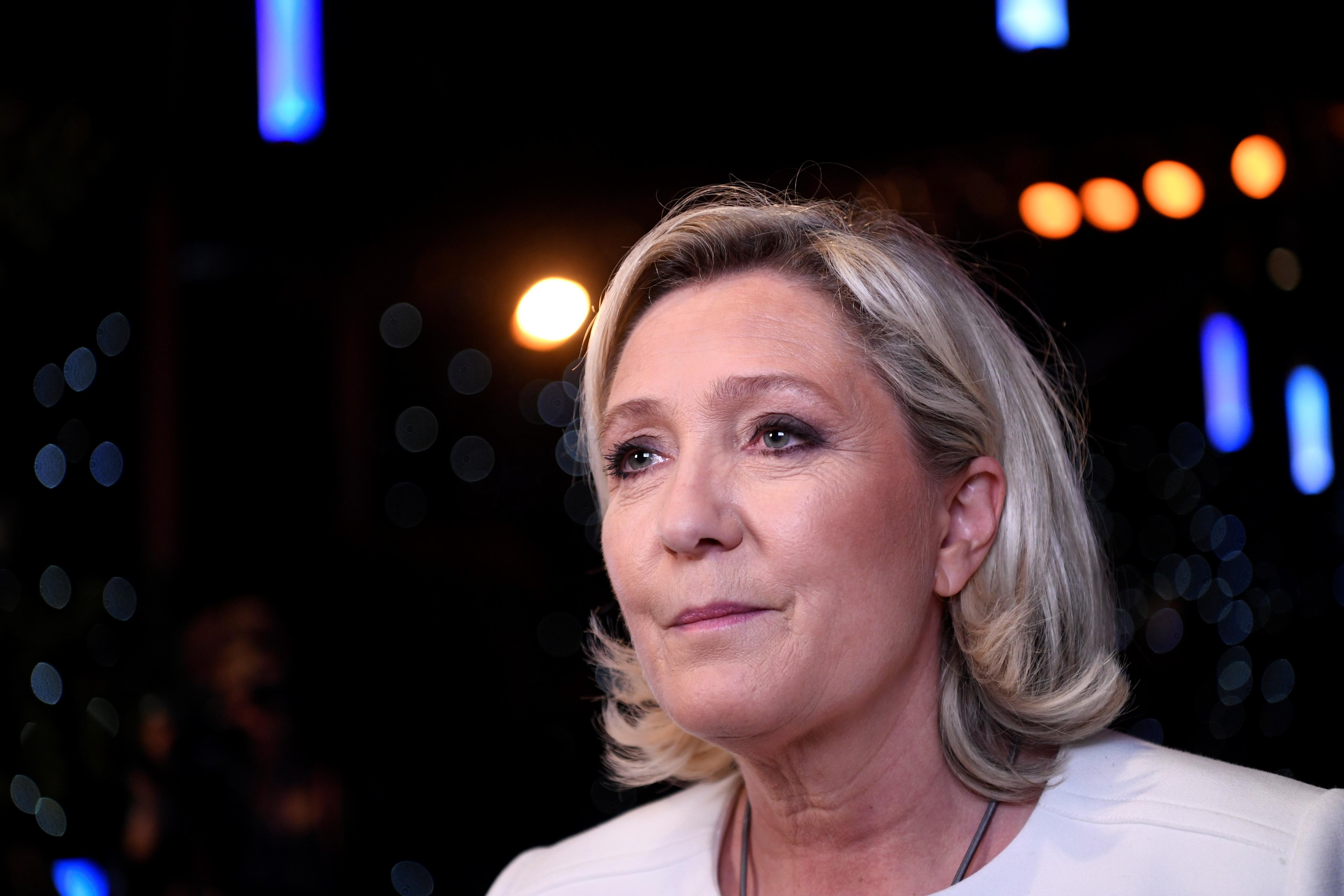 Le Pen divulgou imagens de ataques que deixaram 130 mortos em 2015