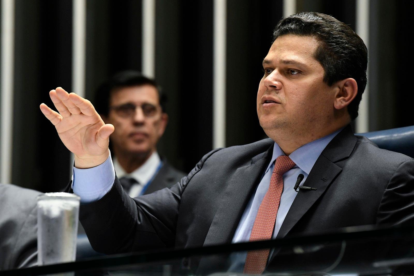 Senadores afirmam que Santos Cruz era "pessoa de estabilidade"