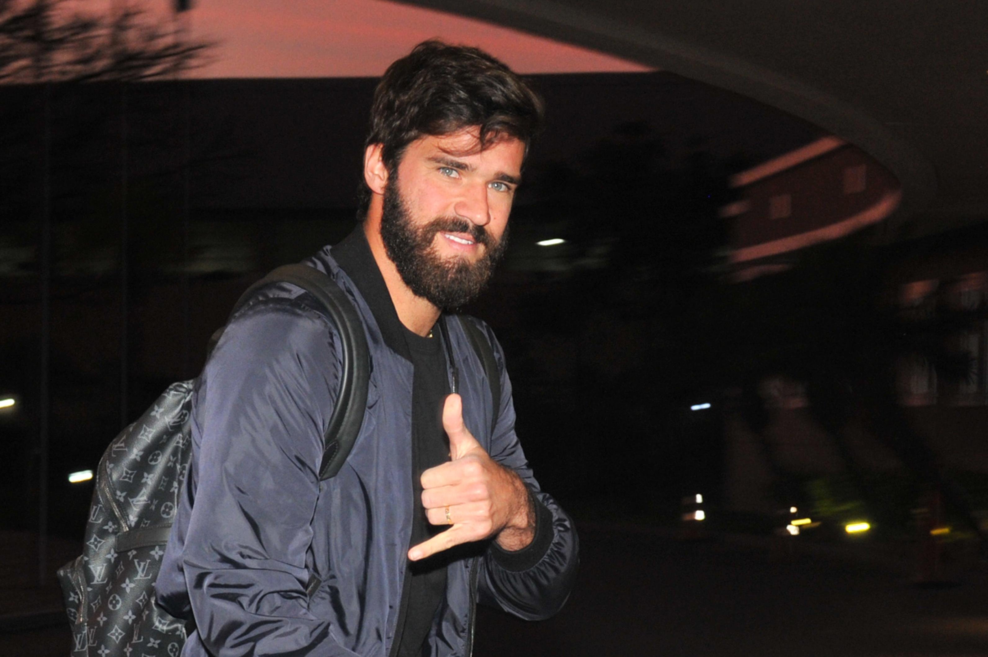 Alisson esteve no in&iacute;cio do m&ecirc;s em Porto Alegre com a Sele&ccedil;&atilde;o Brasileira