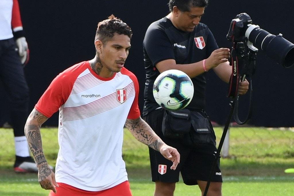 Paolo Guerrero &eacute; a grande estrela do confronto em Porto Alegre
