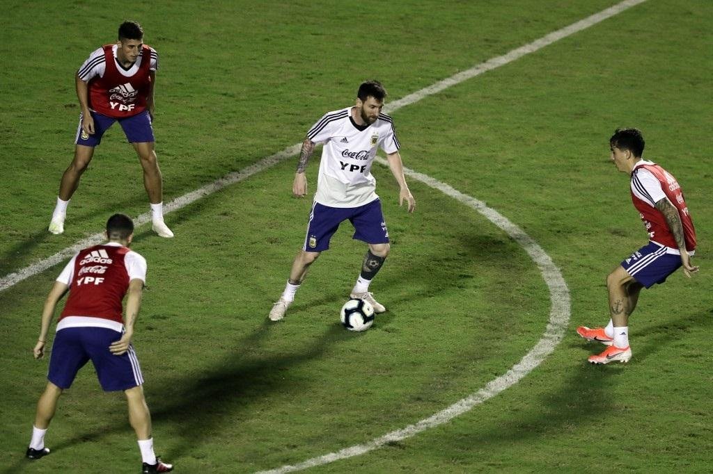 Craque do Barcelona tem primeiro desafio oficial ap&oacute;s desistir de se aposentar da sele&ccedil;&atilde;o