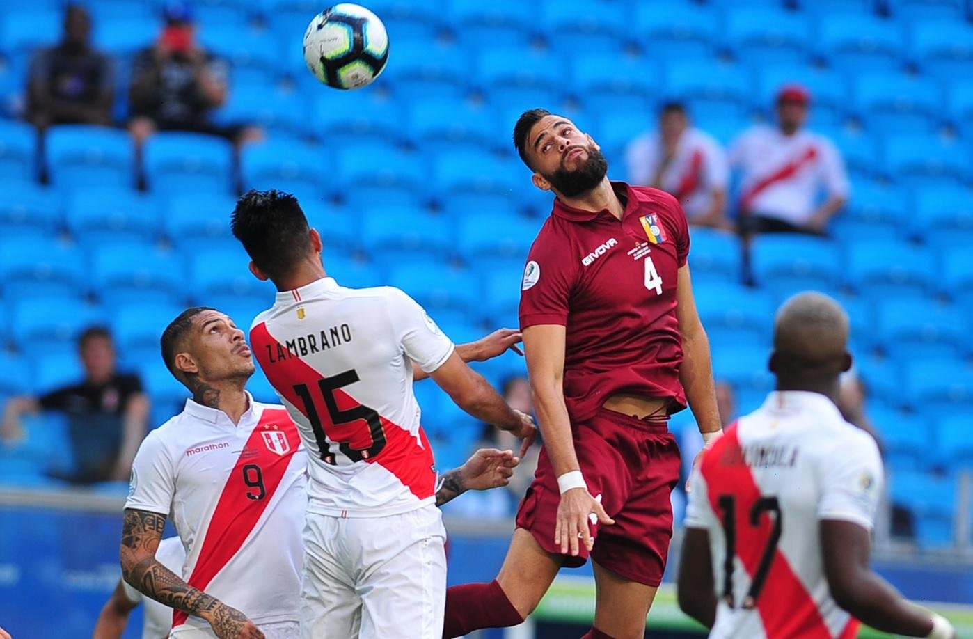 Peru e Venezuela se enfrentam na Arena do Gr&ecirc;mio