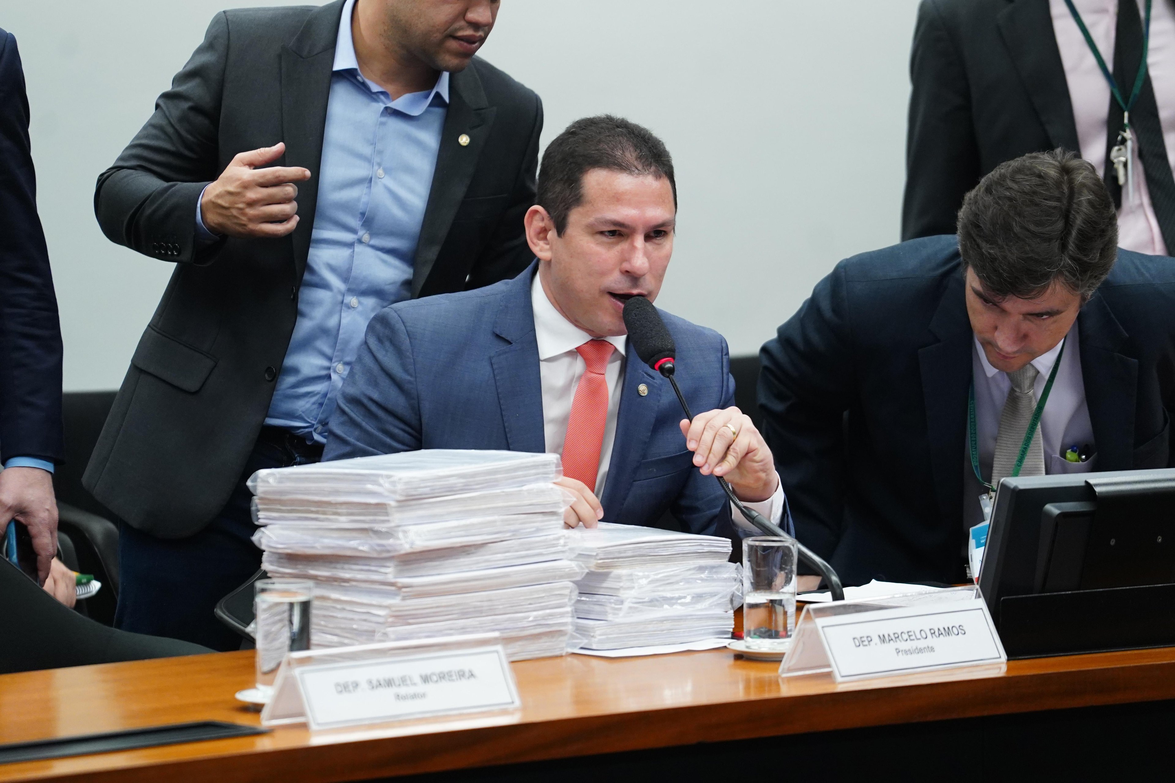 Ramos afirmou que o Congresso seguir&aacute; trabalhando para "blindar a pauta econ&ocirc;mica" e impedir que eventuais crises no governo Bolsonaro impactem na tramita&ccedil;&atilde;o de projetos importantes