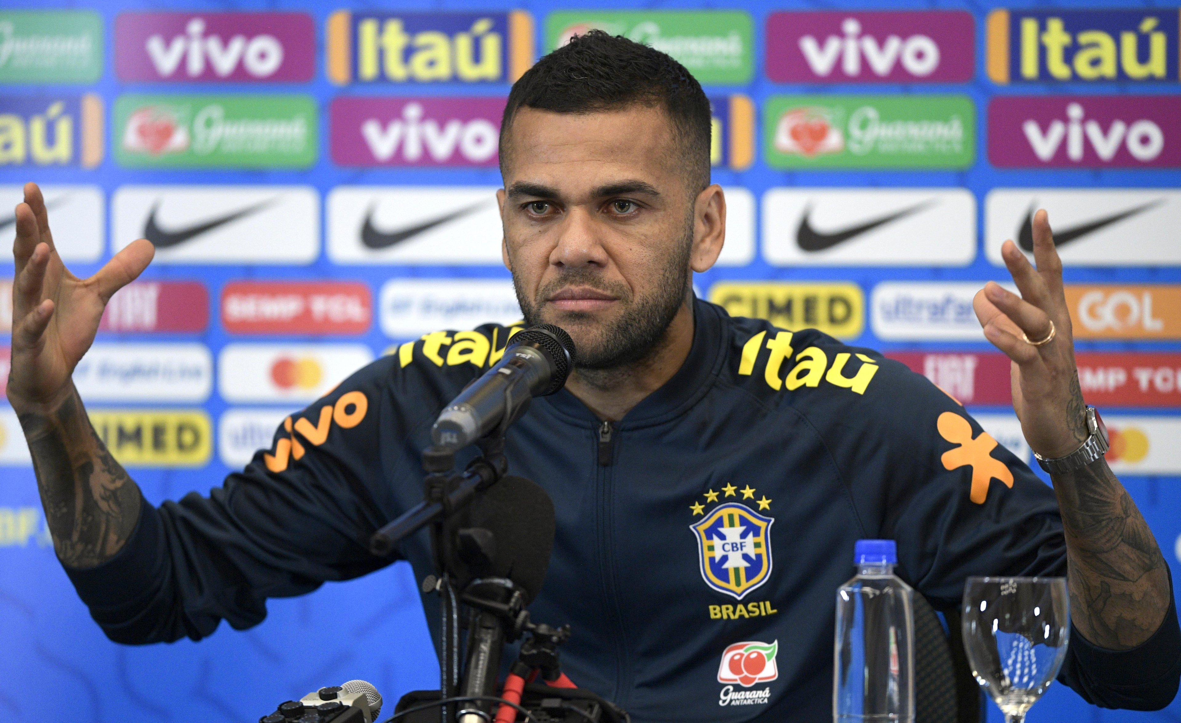 Daniel Alve elogiou a Venezuela, pr&oacute;xima advers&aacute;ria do Brasil na Copa Am&eacute;rica