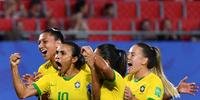 Marta marcou o gol da vitória do Brasil sobre a Itália