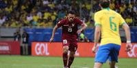 Jogador se lesionou na partida contra o Brasil