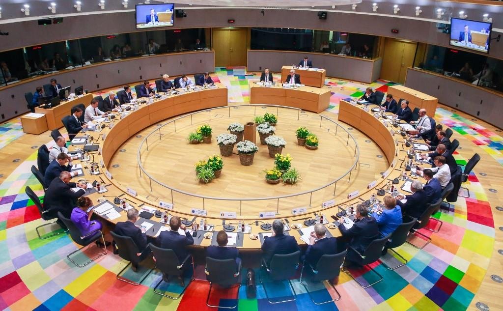 Dirigentes de sete pa&iacute;ses europeus, entre eles Espanha e Alemanha, pediram a Bruxelas que conclua um "hist&oacute;rico" acordo comercial com o Mercosul, negociado desde 1999