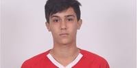 Enzo, de 16 anos, filho de Fernandão, atua pelo juvenil do clube
