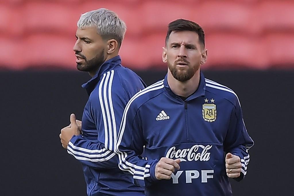 Argentina de Messi e Ag&uuml;ero entra em campo pressionada na Arena