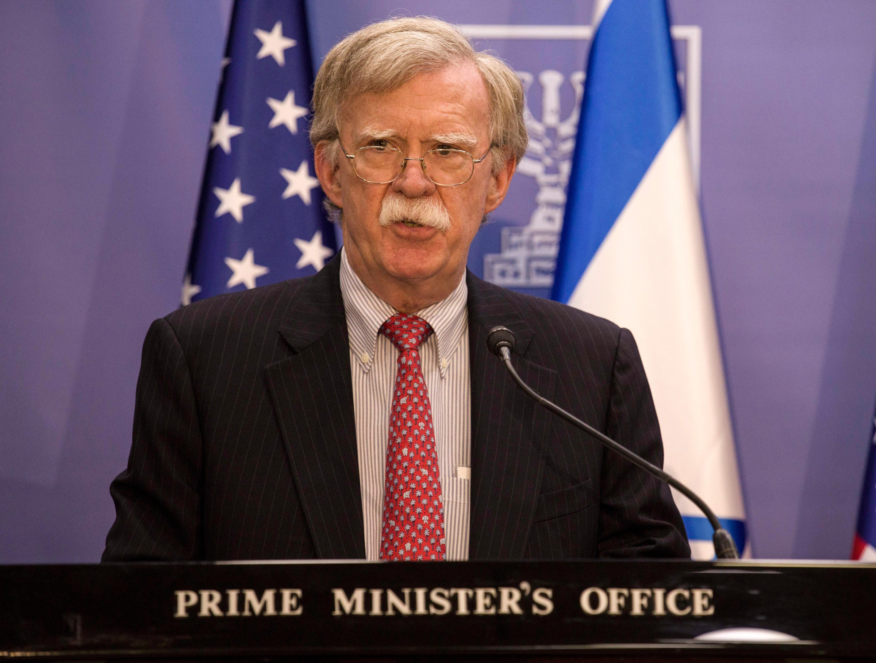 Bolton espera que novas san&ccedil;&otilde;es sejam impostas nesta segunda