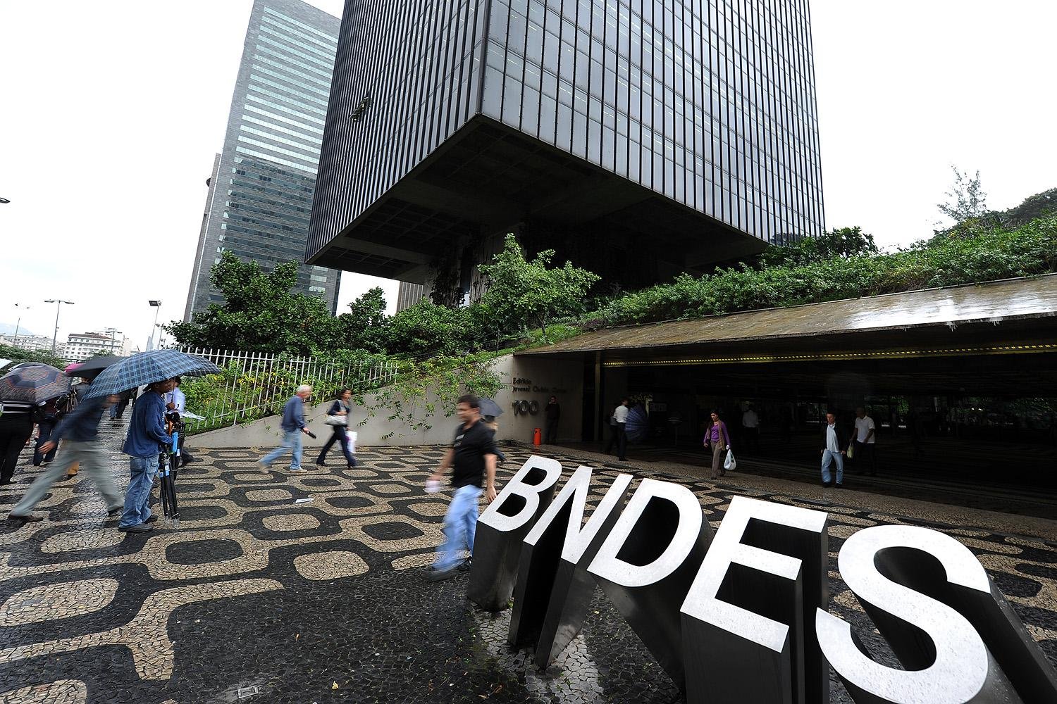 Presidente do BNDES, Gustavo Montezano, quer devolver at&eacute; o final do ano R$ 126 bilh&otilde;es ao Tesouro Nacional