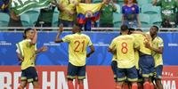 Jogadores colombianos celebram gol de Cuellar na Fonte Nova